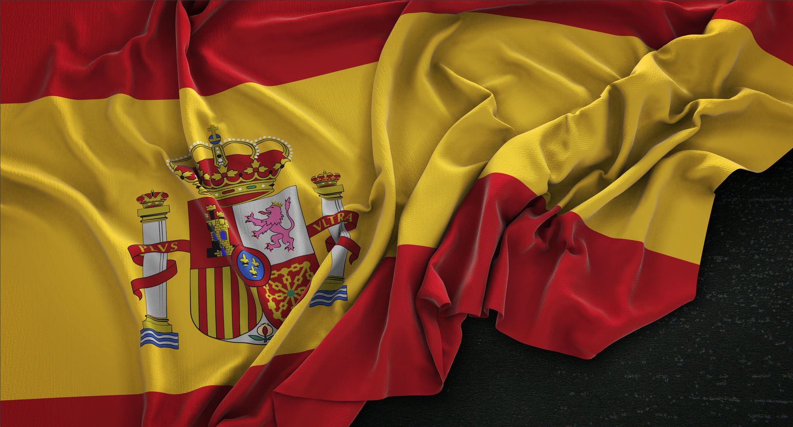 La bandera de España ondea en el viento